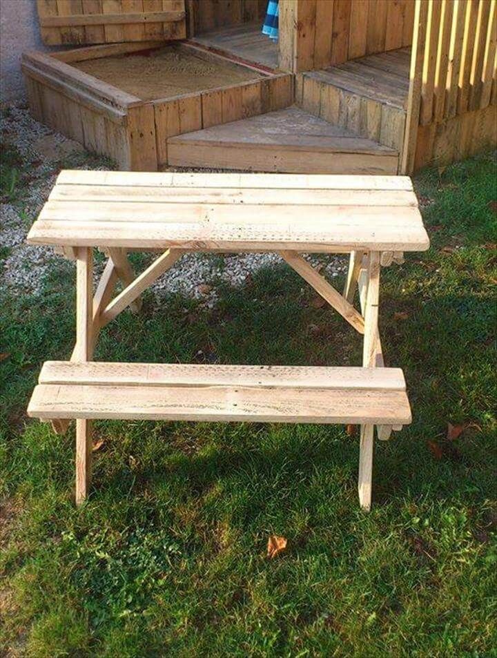 upcycled pallet picnic table