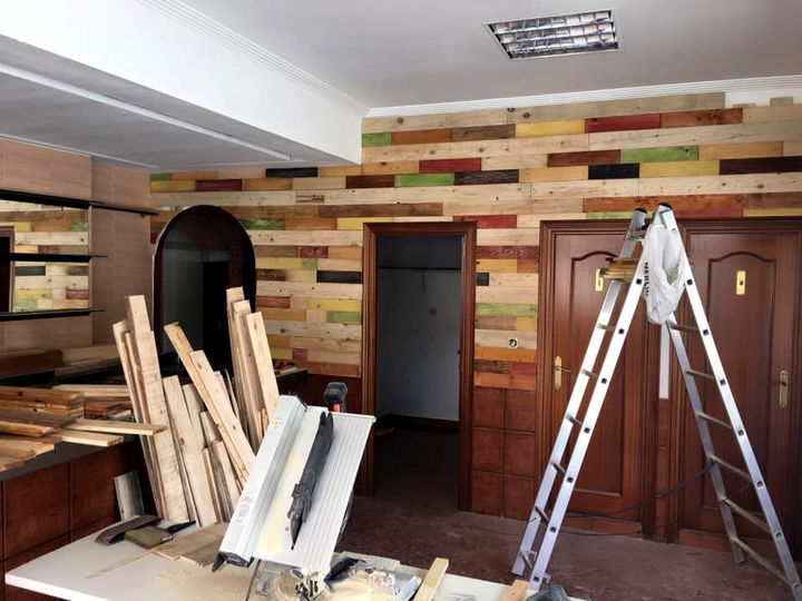 custom wooden pallet interior wall paneling
