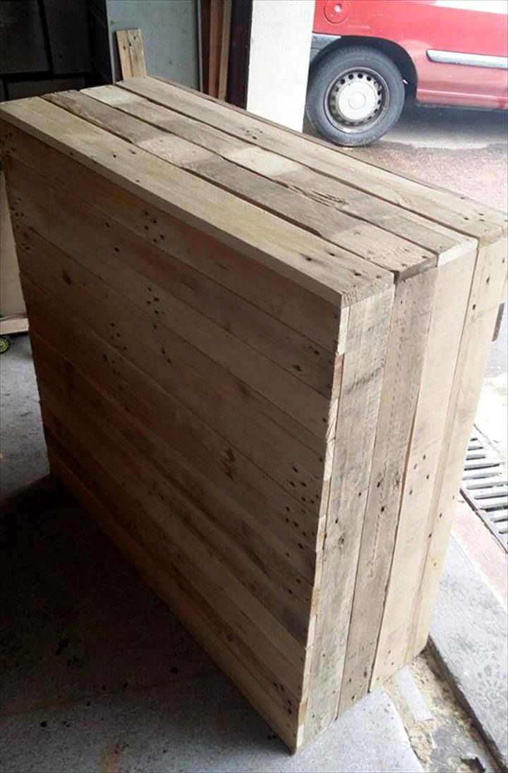 robust wooden pallet beverage bottle rack