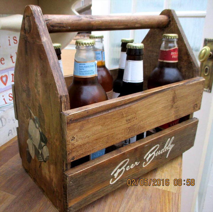 Recycled pallet beverage holder
