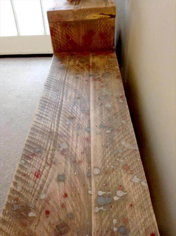 Reclaimed pallet shoe rack
