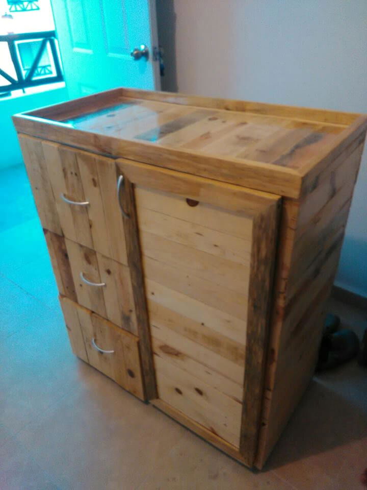 handcrafted robust pallet chest of drawers