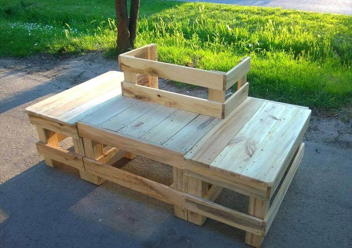 custom pallet aruond the tree bench