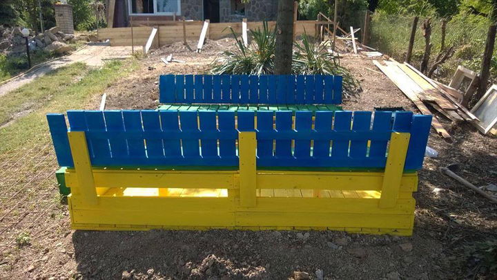 repurposed wooden pallet sandbox