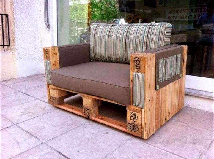 wooden pallet arm chair