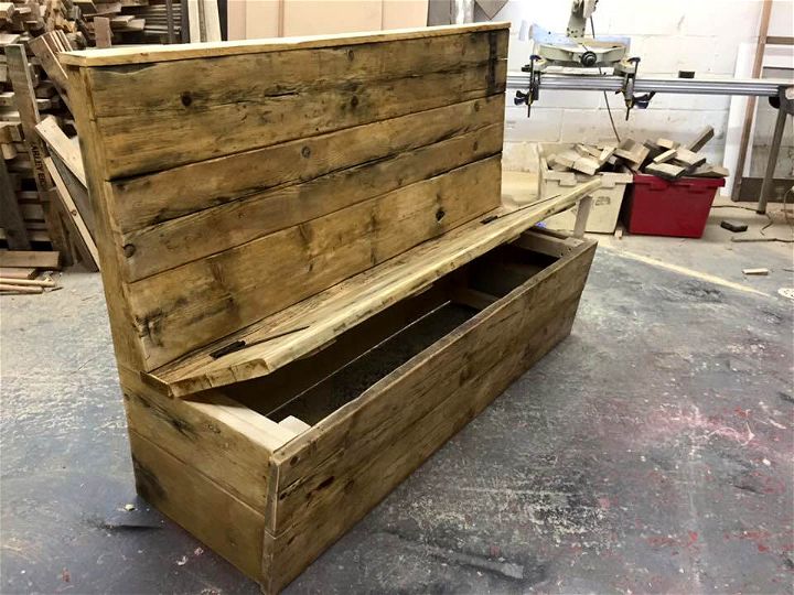 low-cost pallet bench with storage
