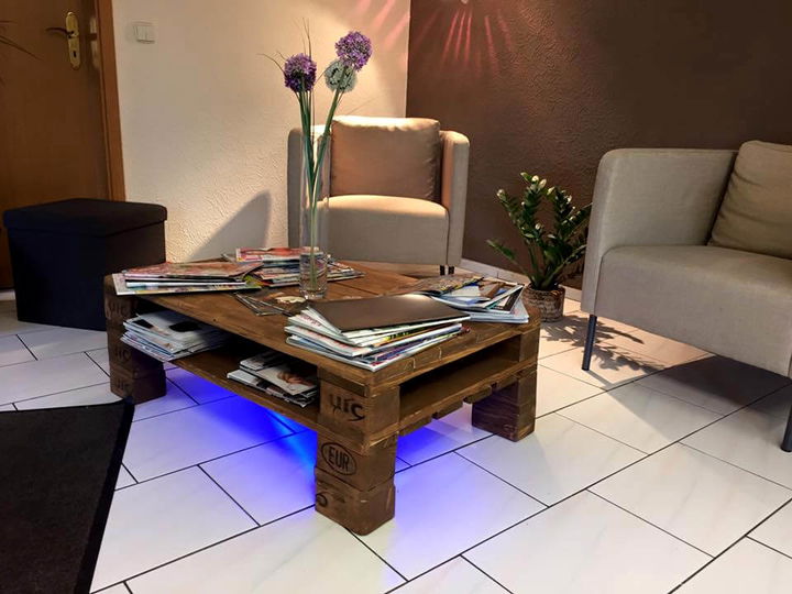 recycled pallet coffee table with blue lights