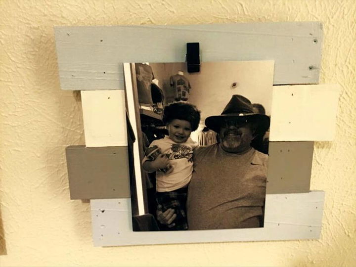 painted pallet picture frame