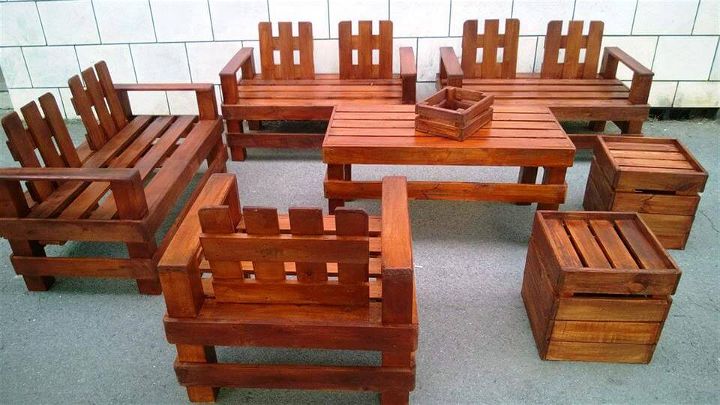 wooden pallet outdoor seating set
