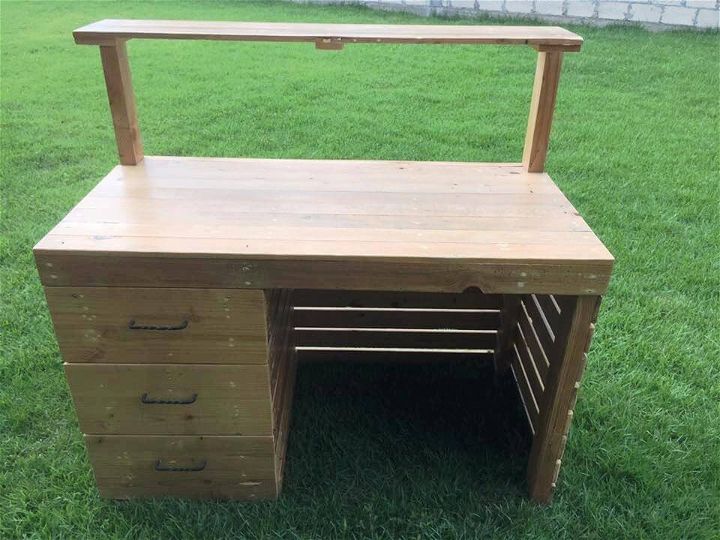 Recycled pallet computer desk