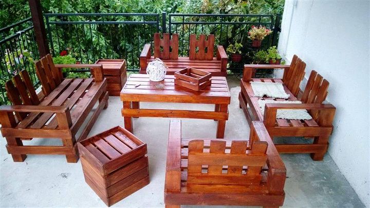 handmade pallet seating set for outdoors